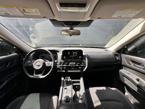 Used 2023 Nissan Pathfinder S AWD/4WD image 6