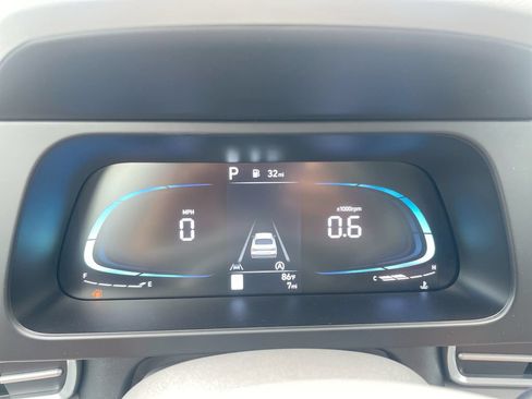 Certified 2025 Hyundai Elantra SE FWD image 42