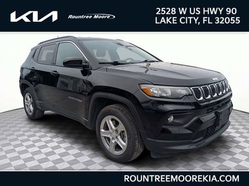 Used 2024 Jeep Compass Latitude AWD/4WD image 1