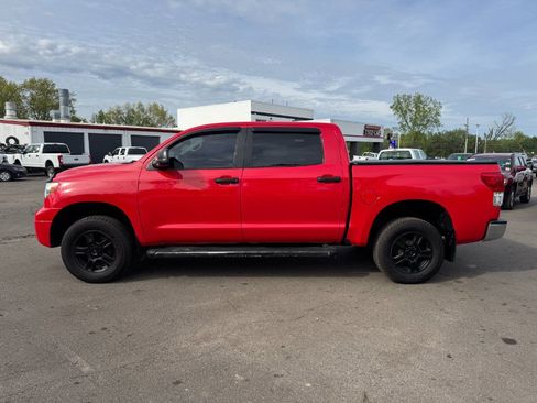 Used 2011 Toyota Tundra 4x4 CrewMax image 2