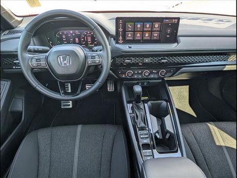 Used 2025 Honda Accord Sport image 9
