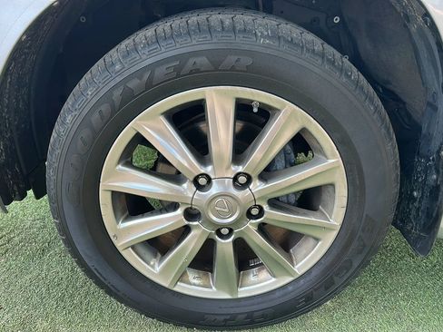 Used 2011 Lexus LX 570 4WD w/ Luxury Pkg image 46