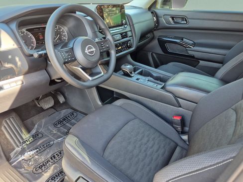 Certified 2025 Nissan Pathfinder S FWD image 20