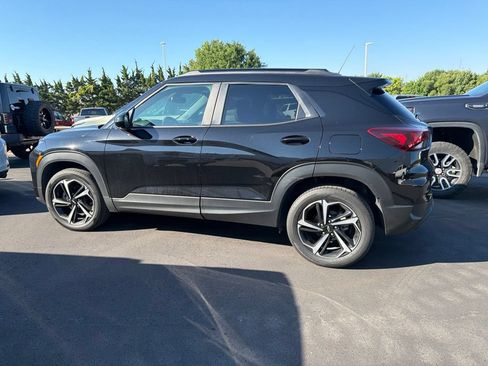 Used 2023 Chevrolet TrailBlazer RS w/ Sun and Liftgate Package AWD/4WD image 3