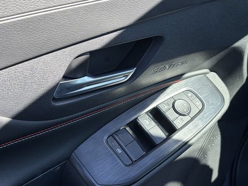 Used 2026 Nissan Sentra SR w/ Floor Mat Package FWD image 7
