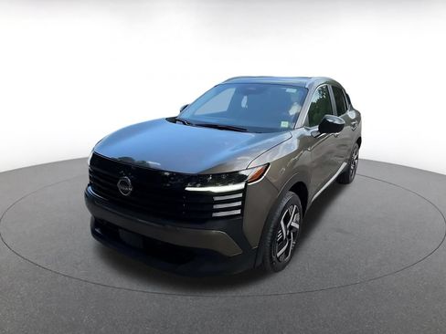 Used 2026 Nissan Kicks SV w/ Cold Weather Package FWD image 7