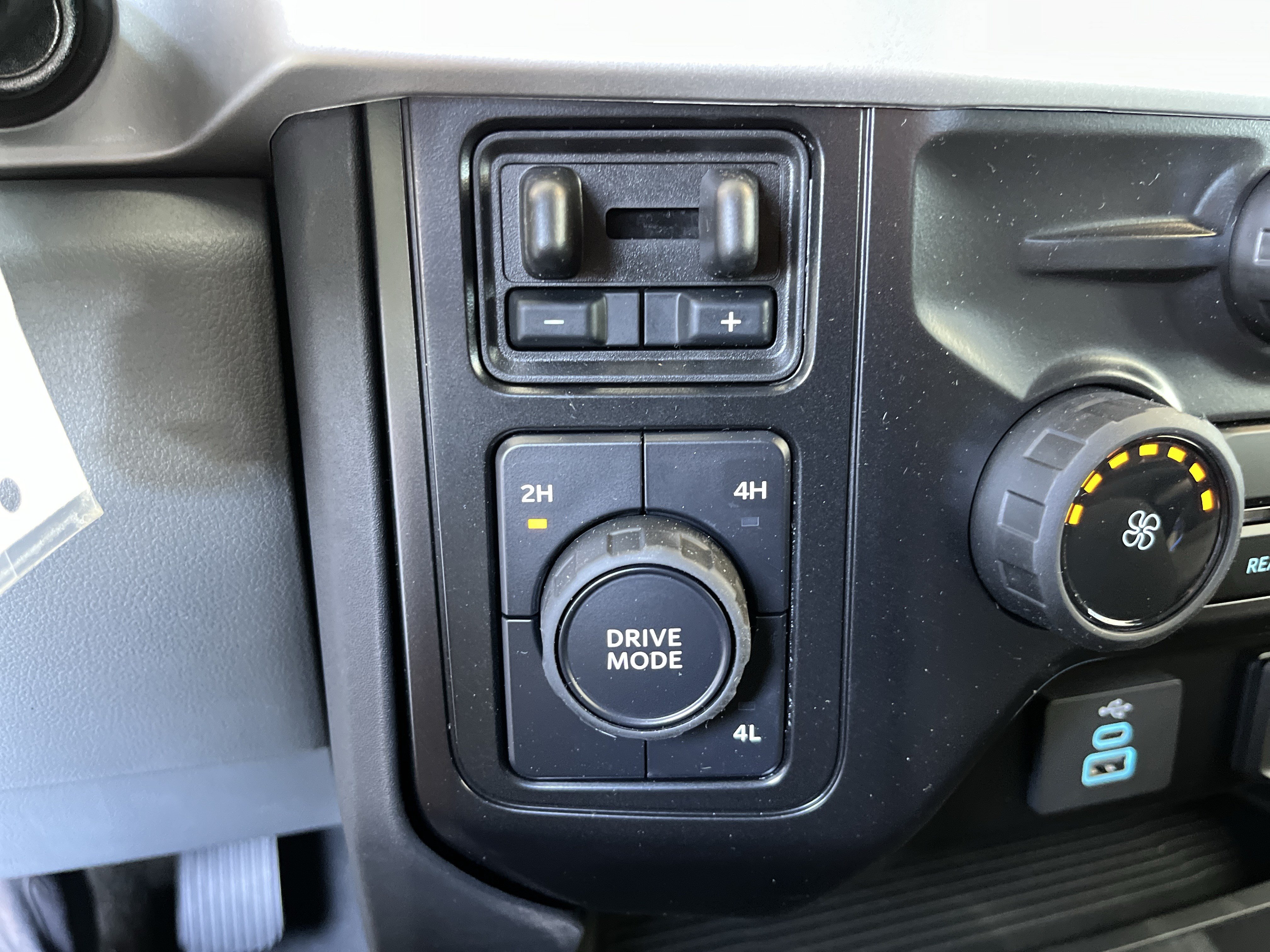 New 2026 Ford F350 XL w/ STX Appearance Package AWD/4WD image 23