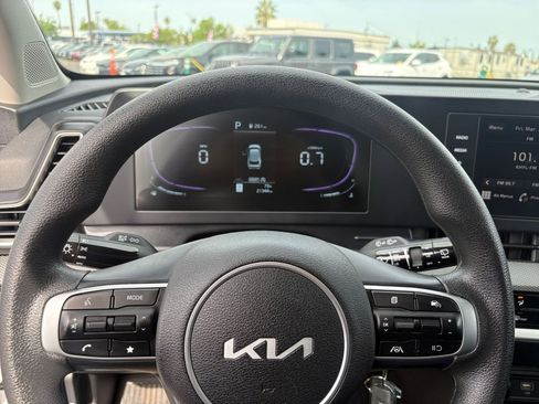 Used 2025 Kia Sportage LX AWD/4WD image 27