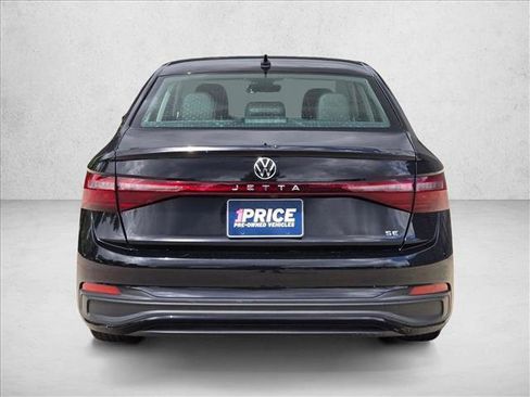 Used 2025 Volkswagen Jetta SE FWD image 6