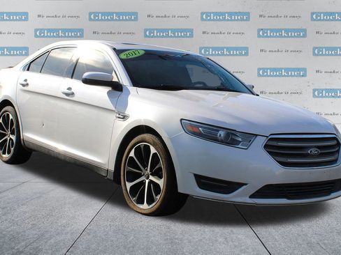 Used 2017 Ford Taurus SEL w/ Equipment Group 201A image 3