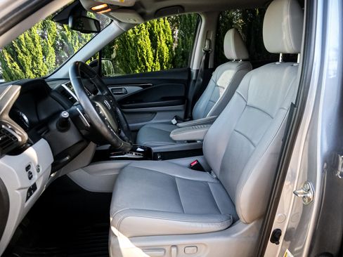 Used 2018 Honda Pilot Touring image 7