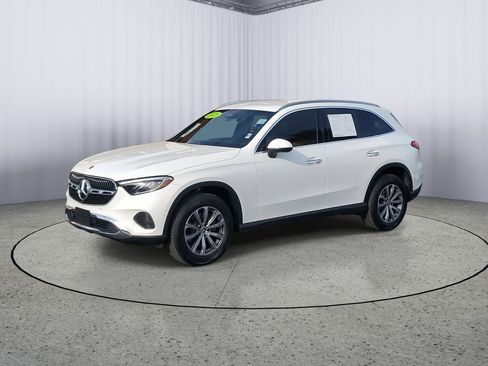 Used 2025 Mercedes-Benz GLC 300 image 8