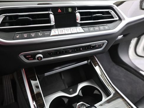 Used 2021 BMW X7 xDrive40i w/ Premium Package AWD/4WD image 22