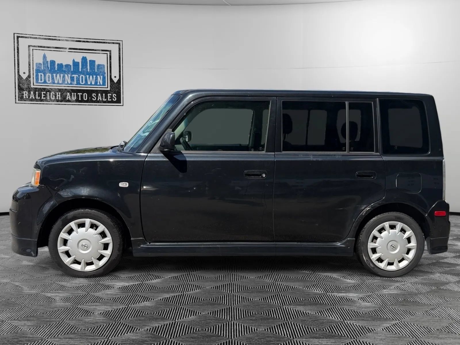 Used 2006 Scion xB FWD image 6
