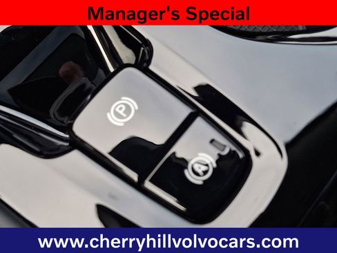 Certified 2025 Volvo XC40 B5 Ultra w/ Protection Package Premier image 26