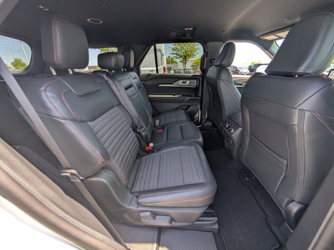 New 2026 Ford Explorer ST-Line AWD/4WD image 7