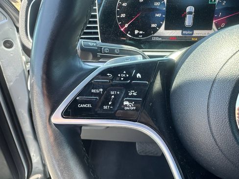 Used 2025 Mercedes-Benz GLE 350 4MATIC w/ Driver Assistance Package image 8
