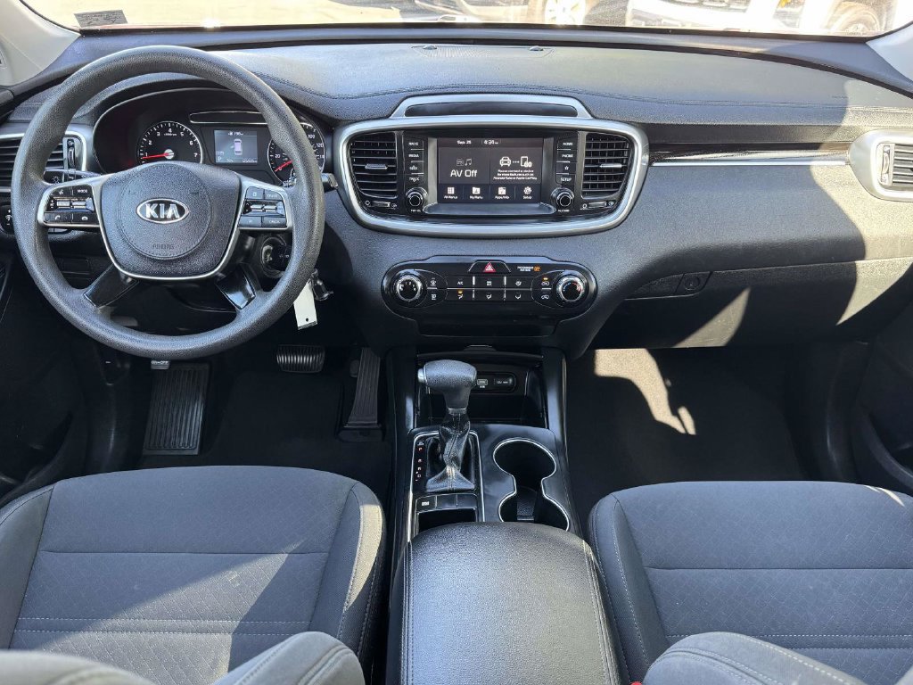 Used 2019 Kia Sorento FWD image 3
