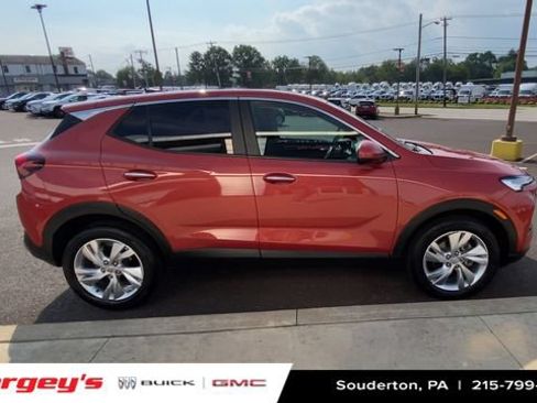 Used 2024 Buick Encore GX Preferred w/ Comfort Package FWD image 11