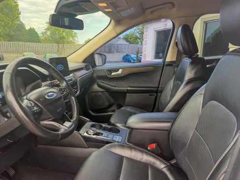 Used 2020 Ford Escape Titanium AWD/4WD image 5