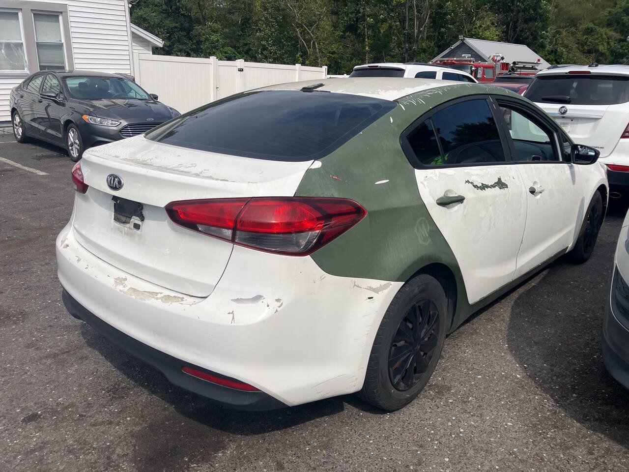Used 2017 Kia Forte LX FWD image 3