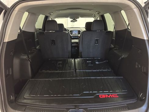 Used 2023 GMC Acadia SLE w/ Driver Convenience Package FWD image 8
