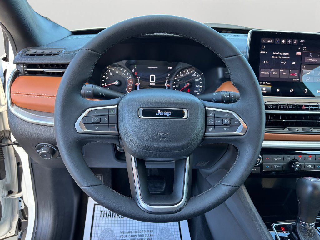 Used 2025 Jeep Compass Limited AWD/4WD image 19