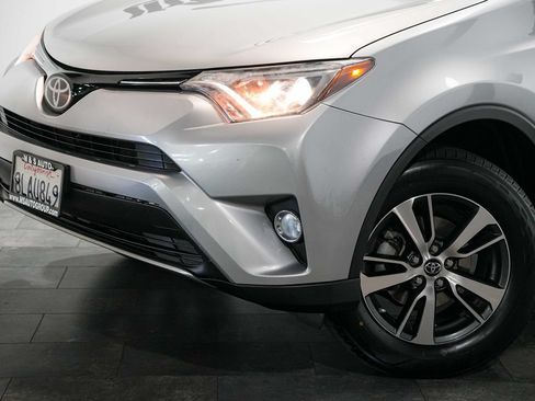 Used 2018 Toyota RAV4 XLE FWD image 10