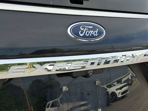 Used 2019 Ford Expedition Limited w/ Driver Assistance Package AWD/4WD image 9