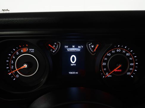 Used 2025 Jeep Wrangler Sport AWD/4WD image 15