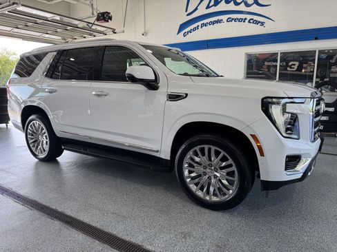 Used 2025 GMC Yukon Elevation w/ LPO, Floor Liner Package AWD/4WD image 13