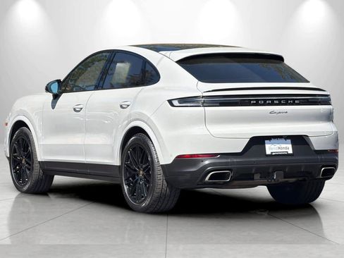 Used 2024 Porsche Cayenne Coupe AWD/4WD image 2