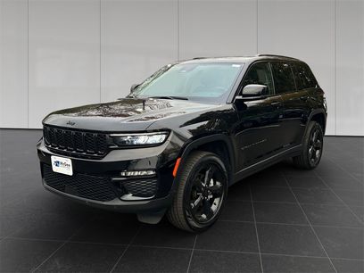 Used 2023 Jeep Grand Cherokee Limited w/ Black Appearance Package