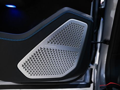 Used 2025 Lamborghini Urus SE image 68