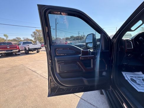 Used 2018 Ford F450 Platinum w/ Platinum Ultimate Package image 7