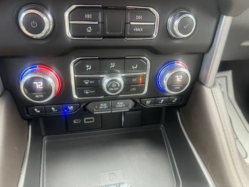 Used 2022 GMC Yukon SLT w/ SLT Luxury Package AWD/4WD image 27