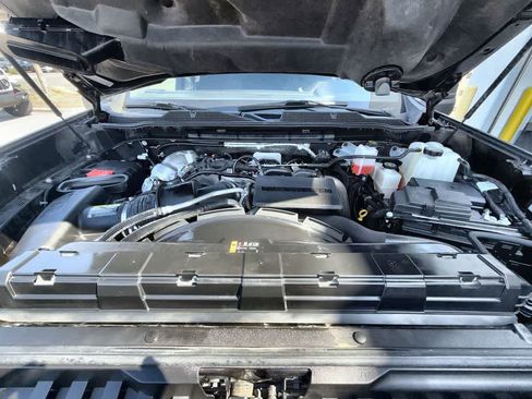 Used 2025 Chevrolet Silverado 2500 LT w/ Convenience Package image 10