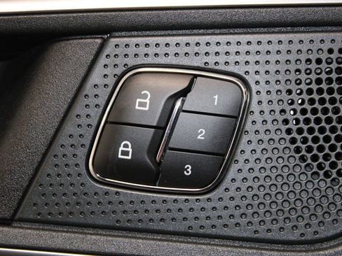 Used 2024 Ford Edge Titanium image 50