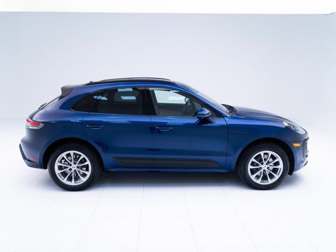 Certified 2026 Porsche Macan AWD/4WD image 8