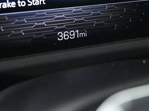 New 2025 GMC Acadia Elevation image 12