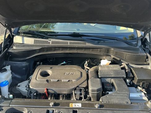 Used 2018 Hyundai Santa Fe Sport FWD image 9