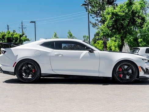 Used 2021 Chevrolet Camaro ZL1 RWD image 4