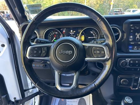 Used 2023 Jeep Wrangler Unlimited Sahara w/ Cold Weather Group image 17