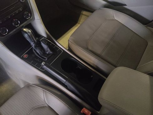 Used 2015 Volkswagen Passat 1.8T Limited Edition image 26