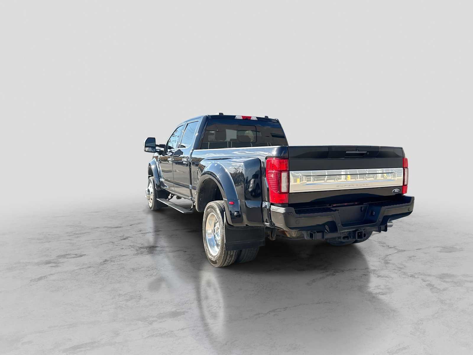 Used 2020 Ford F450 Platinum w/ FX4 Off-Road Package AWD/4WD image 4