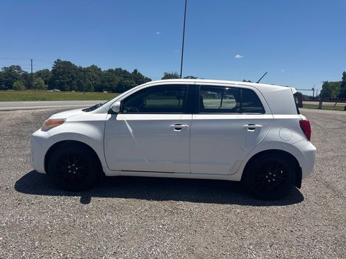 Used 2011 Scion xD FWD image 5