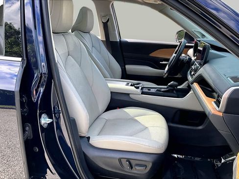 Used 2024 Toyota Grand Highlander AWD image 9