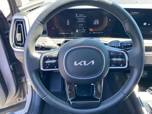 Certified 2025 Kia Sorento X-Line EX AWD/4WD image 11