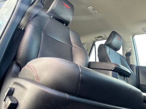 Used 2019 Toyota 4Runner TRD Off-Road Premium image 24