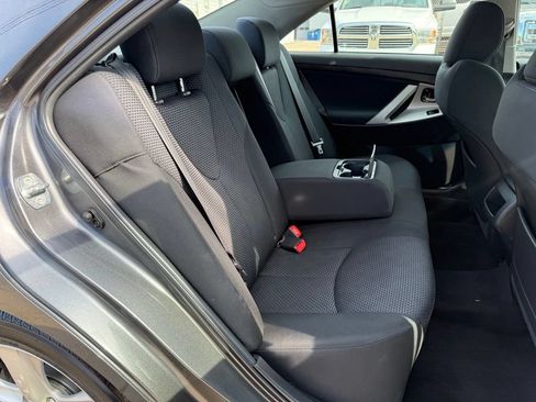 Used 2011 Toyota Camry SE w/ SE Extra-Value Pkg #1 FWD image 17